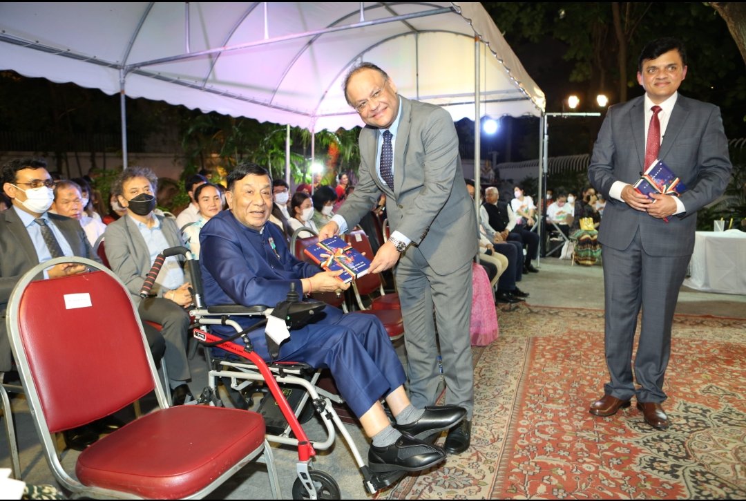 IndiainThailand's tweet photo. Celebrated #PravasiBharatiyaDivas at Embassy premises with the members of Indian Diaspora. Pravasi Bharatiya Samman Awardee Mr. @AmitWaikar4 shared fond memories of PBD convention. Ambassador Nagesh Singh addressed the gathering. A cultural show was also organized. https://t.co/qItdYiBNYT