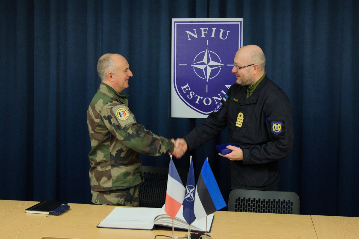SNRELL's tweet photo. Great to have the French National operational support visit us in #Estonia!
After being presented the missions of the #eFPBG 🇫🇷🇩🇰🇬🇧 and its 🇨🇵 detachment, MG Goguenheim had a dialogue within NFIU 🇪🇪 https://t.co/cZggJCfQo4