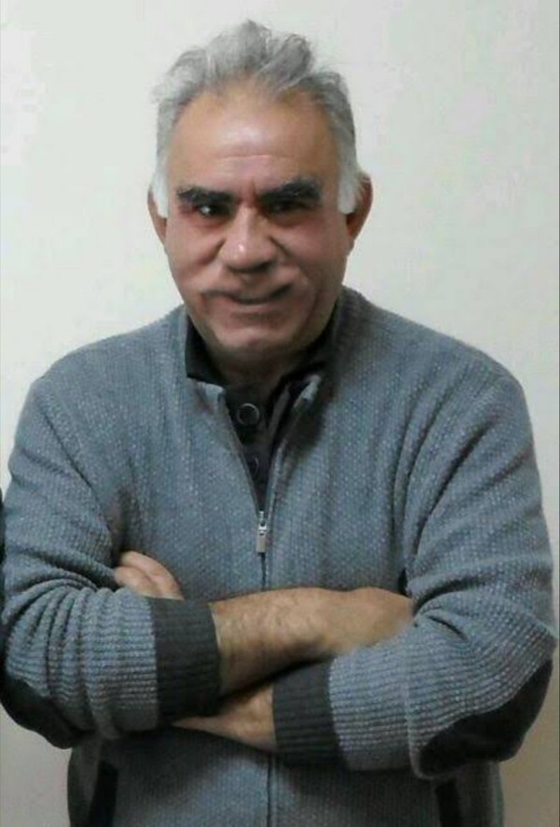 NoContextApocu's tweet photo. Kıdemli Ülkücü Öcalan'da bıyık kesme protestosuna katılmış. https://t.co/3RyKAwR4Uj