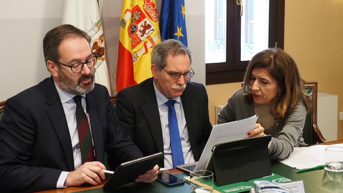 adolfo_molina's tweet photo. Hoy hemos celebrado la primera Comisión de Coordinación de 2023

Tenemos grandes retos que afrontar para #Córdoba desde el Gobierno de @JuanMa_Moreno, y este equipazo se va a dejar la piel en ello https://t.co/Dz0sAsk1dQ