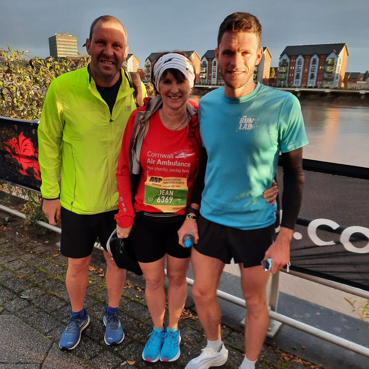 jamescutlan's tweet photo. We’re in..@NewportWales262 #10k 🏴
.
Found memories of Newport helping a good friend run his first ever #Sub3 Marathon a couple years back and Mother and Father rocking the 10k event 🤙🏼
.
#SpringTarget #Tenkay #KingCoaching https://t.co/8PvxMmclXz