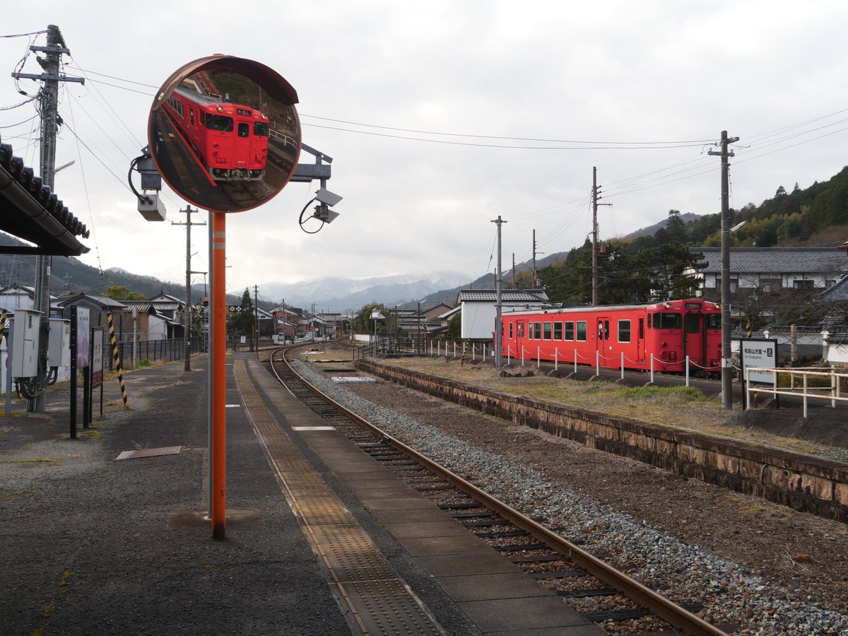 「播但線-山陰本線が交わる但馬地域は動く国鉄型車両の博物館.特に城崎温泉-福知山間」|明石海峡（風景画・天文イラスト）のイラスト