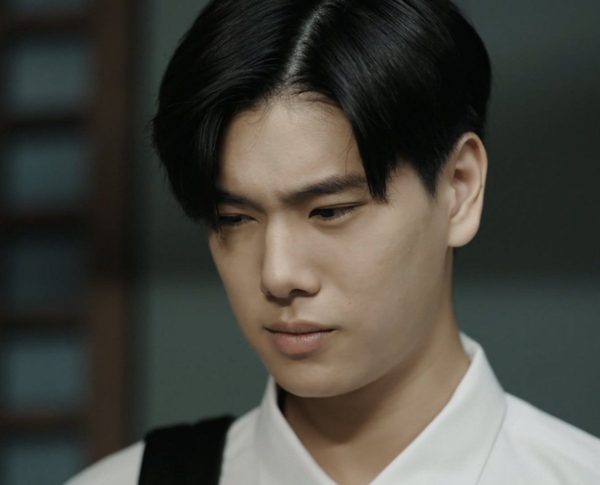 pppparipari's tweet photo. ถ้าชั้นเป็นคุณหนู​ ชั้นหยุมหัวเบนตอนนั้นเลยนะ​ เอ็นดูคุณหนู​ โอ๋ๆน๊าาา
'ครับพ่อ'​ แหม๊​ ช่างกล้า​ ตอนจูบก็เป็นคนเริ่มก่อนแท้ๆ​
'กูขอจูบมึงได้ไหม'​ ผีตัวไหนมันเป็นคนพูดไม่ทราบบ​ 
#NeverLetMeGoSeriesEP5 https://t.co/xcM41DhFST