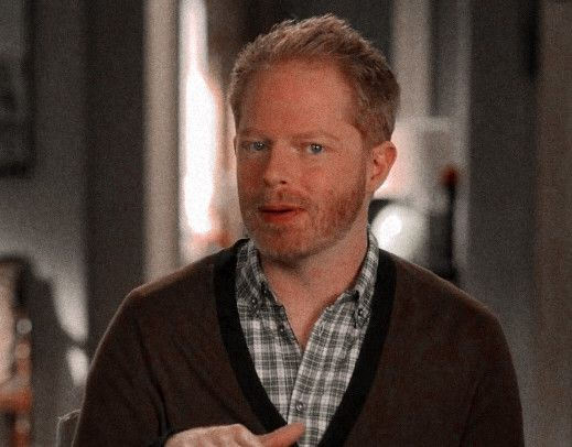 o Mitchell de modern family perdeu tudo e foi pra casa de vidro