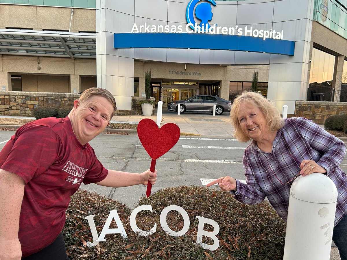 CanaanSandy's tweet photo. 😳🥺 MY FRIEND @cavecitycavemen #JACOBMOORE PLAYED 🏀LAST WEEK.. 2DAY HE S N @archildrens 😪#LEUKEMIA ! #WPS Jacob! U CAN DO THIS! GONNA B @UArkansas N FALL ! 🙏🏽🙏🏽🙏🏽PLEASE! @ArkActAssn @coachsum
Jacob Moore is fighting B-ALL https://t.co/H35QNpqfUE https://t.co/88GWSjgNnd