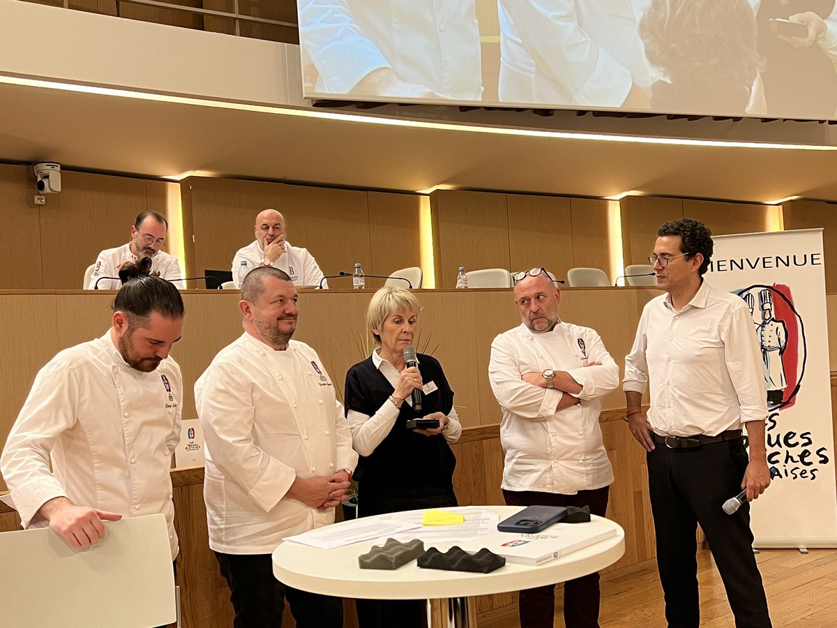JullienBreches's tweet photo. Merci aux @TLyonnaises pour cette distinction honorifique qui vient saluer le succès grandissant de notre festival autour de la Cuisine de Montagne, Toquicimes et notre engagement auprès des filières courtes 🙏 https://t.co/yOLRXBT3pl