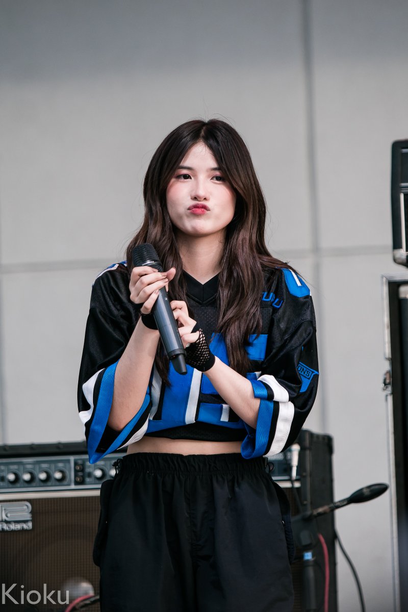 haruhiyuu's tweet photo. [2022.10.23] KAIA Angela
「 South Groove Music Caravan 」

🐻🤗

KAIA AT SMTANZA
#KAIAMallTour #KAIA #KAIA_ANGELA
@KAIAOfficialPH @KAIA_Members https://t.co/5q7jNkRu5Q