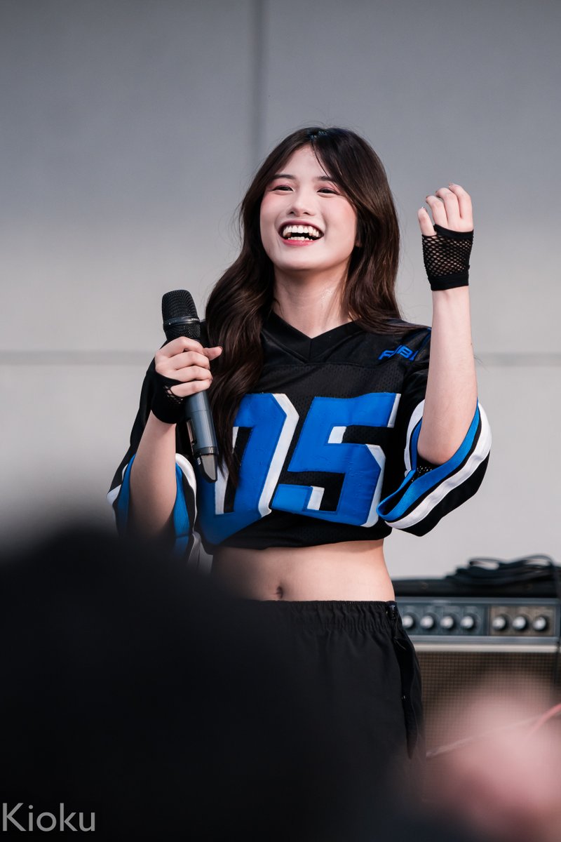 haruhiyuu's tweet photo. [2022.10.23] KAIA Angela
「 South Groove Music Caravan 」

🐻🤗

KAIA AT SMTANZA
#KAIAMallTour #KAIA #KAIA_ANGELA
@KAIAOfficialPH @KAIA_Members https://t.co/5q7jNkRu5Q