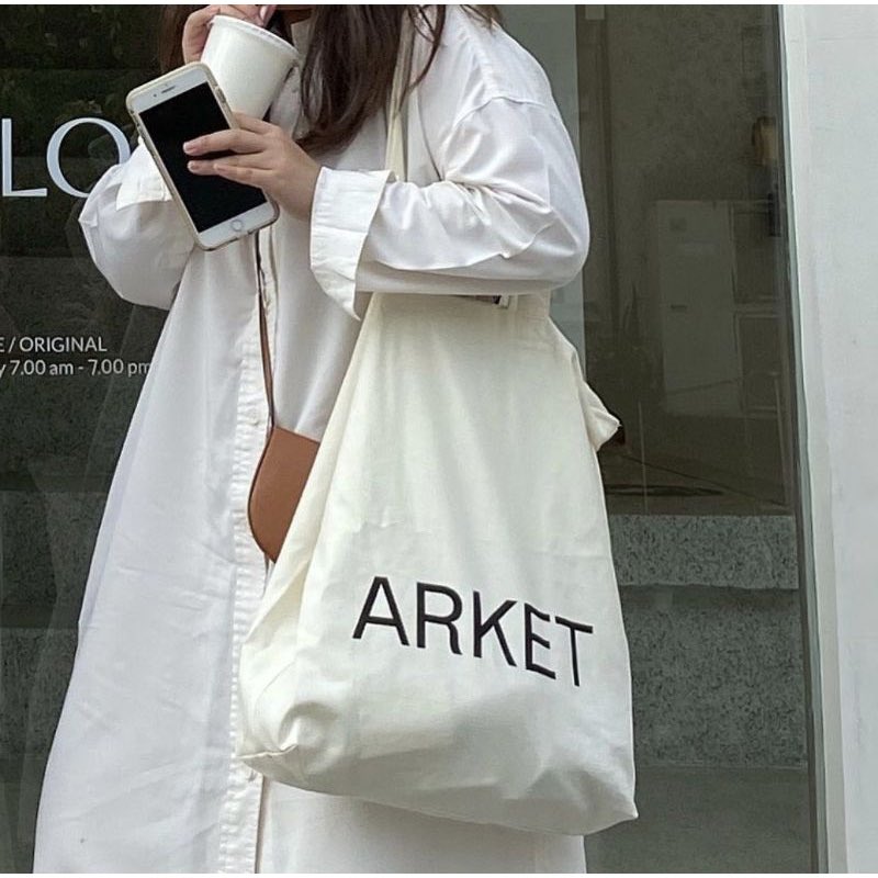 msdoublecshop's tweet photo. พรีกระเป๋า ARKET tole bag ราคา 550/1800 บาท
ใส่ของได้เยอะมาก น่ารักสุดๆ🤍
-สามารถสั่งซื้อได้ทาง line shopping https://t.co/f5w9KUX6xD หรือ dm 
-เริ่มจัดส่งสินค้าวันที่ 24/1/2566
#หิ้วเกาหลี #พรีออเดอร์เกาหลี #พรีเกาหลี #รับหิ้วเกาหลี #เกาหลี #ถูกและดี #Arket #หิ้วArket #พรีArket https://t.co/TU33I98nK6