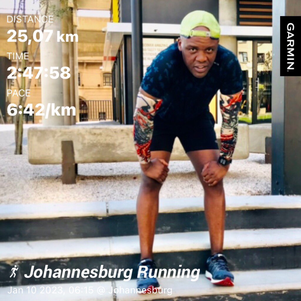 meriri's tweet photo. Day 5 of 25km and I’m still punching above one’s weight 💪🏽💪🏽
For you all, your encouragement and kindness — Te Amo ❤️❤️
#IPaintedMyRun 
#WaterMelonGamg 
#TrapnLos 
#RunAlexAC https://t.co/04QgyATQbh