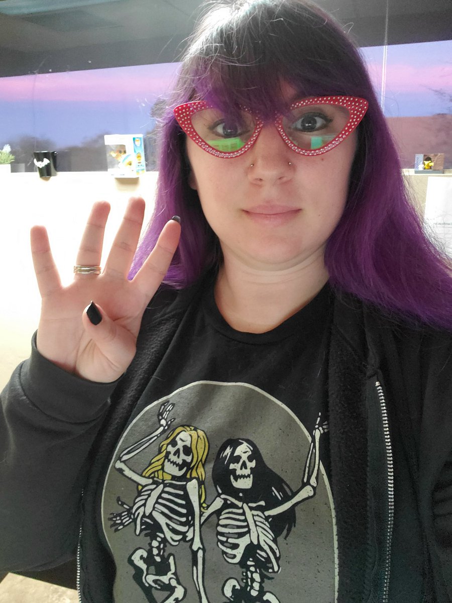 Season 4 of <a href="/30MorbidMinutes/">30 Morbid Minutes Podcast ⌛</a> is here!!! So happy it's back! 💜💜🖤🖤 <a href="/ElyseWillems/">Elyse Willems</a> <a href="/JessicaVasami/">Jessica Vasami</a>