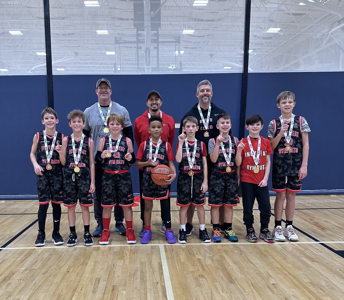 Our 2030 Red team notched two nice victories and picked up medals this past weekend in Hammond. This group continues to work hard both on and off the court. We’re proud of these boys!!!!🏀🏅