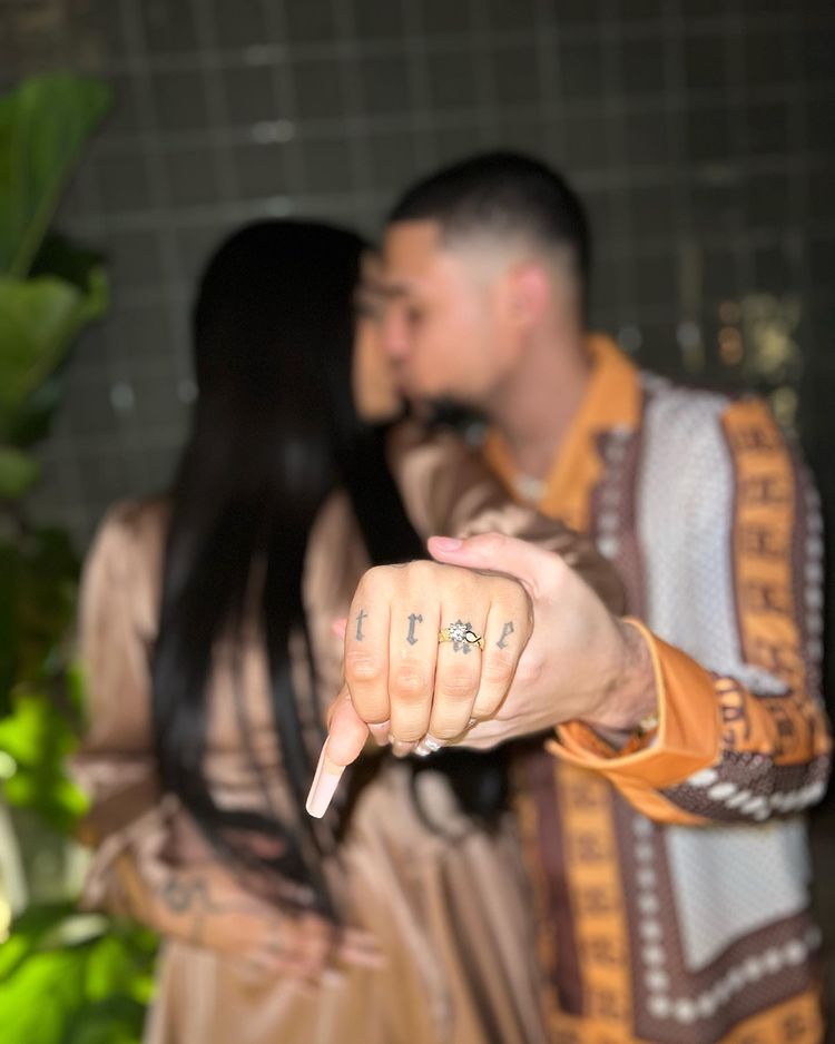 ListinDiario's tweet photo. Dj Sammy y La Ross María protagonizaron una emotiva propuesta de matrimonio

https://t.co/lfMJHtqv5U

#ListínDiario https://t.co/z4kG9MEwrO