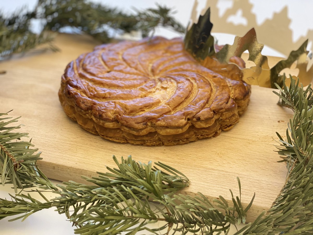 Curius 🔍 Branding & Design tweet media