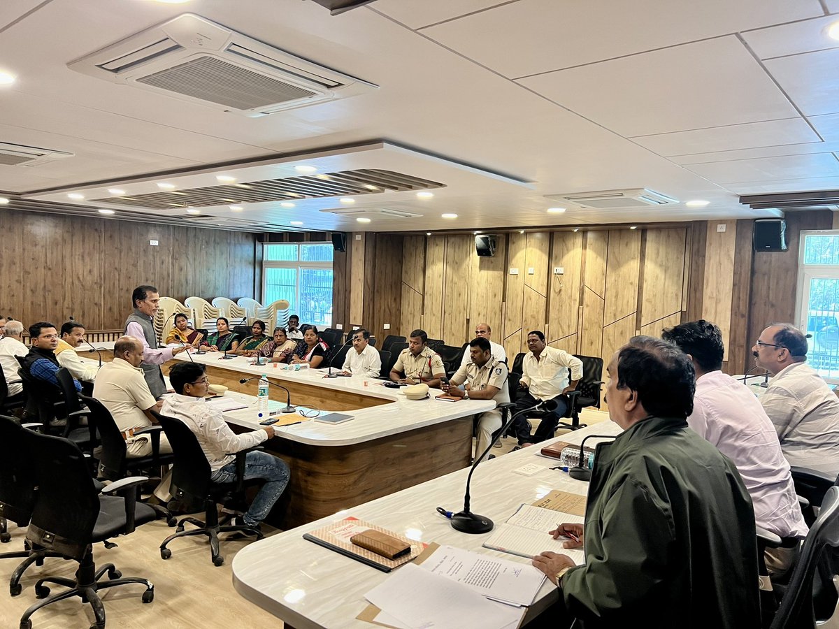 tdrkhandapada's tweet photo. A district level preparatory meeting under the chairmanship of Sub-Collector, Nayagarh was organised to discuss arrangements for annual #Kantilo #MaghaMela #2023 of #Lord #Neelamadhaba in the presence of People's representatives, Govt officials and various stakeholders. https://t.co/OeuEay9u1Z
