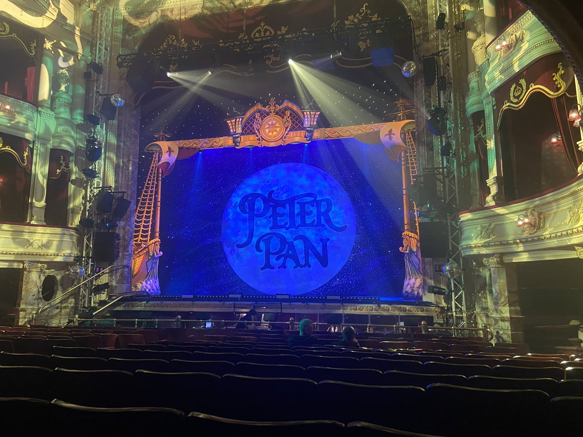 RuthWhybrow's tweet photo. Peter Pan over and out! Always a pleasure being up in Aberdeen for Panto season. #panto #peterpan #aberdeen https://t.co/EQ91kV1IwS