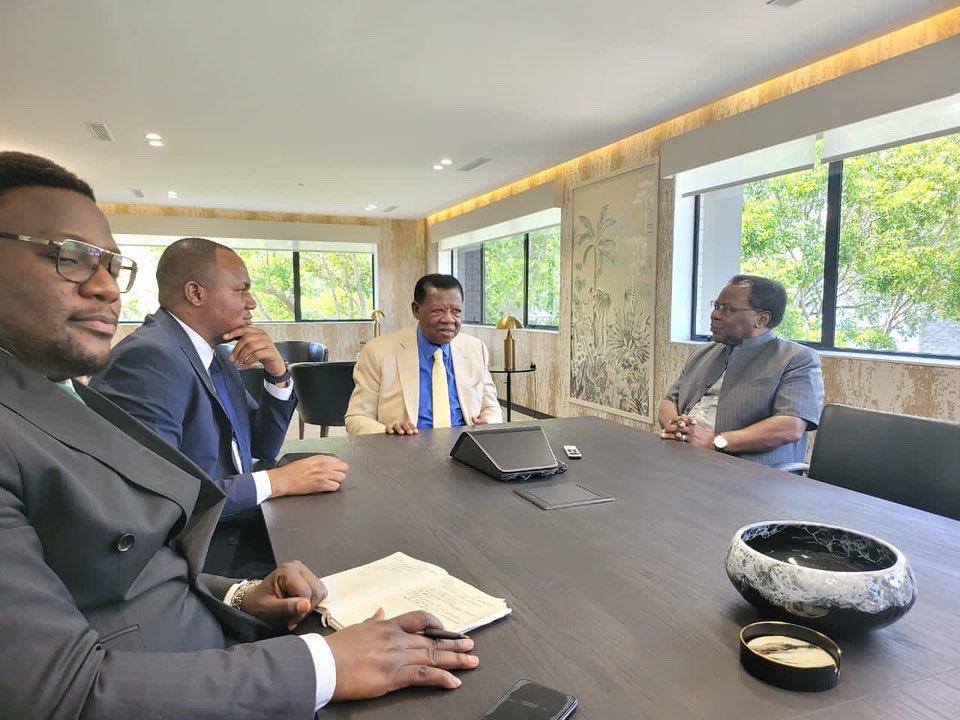 LmcRDC's tweet photo. Dans le cadre de la Coopération Maritime, l’Hon. Lambert MENDE, PCA du C.A de LMC et toute sa délégation ont eu des séances de travail avec un panel de partenaires RSA sur la réforme de l’exploitation maritime par LMC et la collecte des droits de trafic maritime dûs à l'Etat🇨🇩. https://t.co/tnQnbiAqgQ