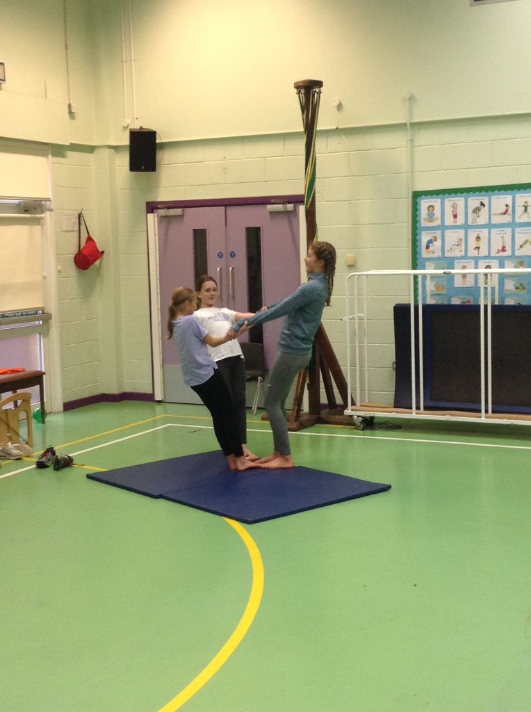 springwoodyear6's tweet image. Gymnastics and partner balances #swhpe