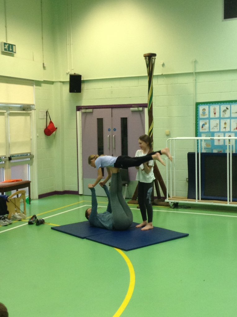 springwoodyear6's tweet image. Gymnastics and partner balances #swhpe