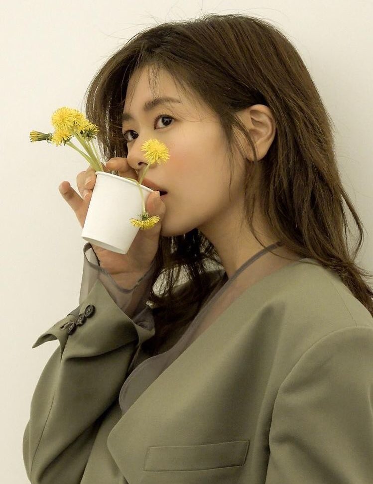 BuyeonsCult's tweet photo. #JungSoMin is one of the unproblematic Korean actresses that I know, but still got a lot of hate. Discrediting. Disrespecting by other fandoms. Throwing false accusations at her. Calling her ugly and granny. YOU’LL SHE DOESN'T DESERVE TO BE TREATED THIS WAY. JSM DESERVES BETTER. https://t.co/nlY5ar91ju