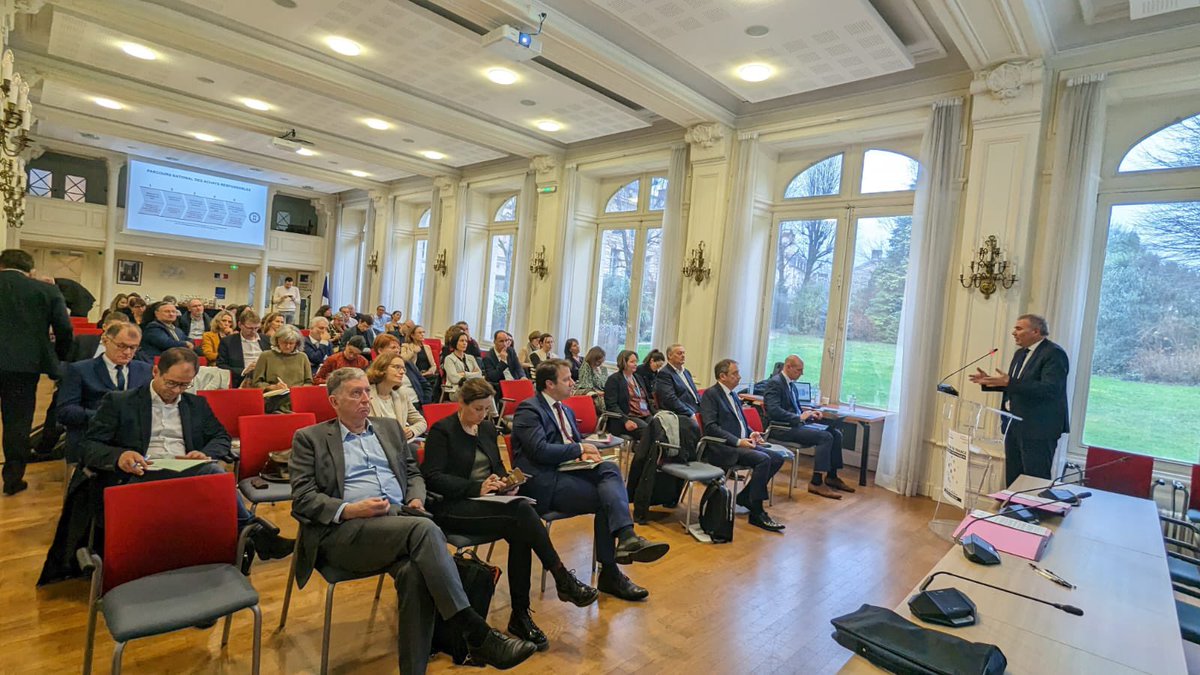 MedEntreprises's tweet photo. âLa crise de 2020 a Ă©tĂ© un accĂ©lĂ©rateur de lâaccĂšs au #labelRFARâ @PPelouzet sâexprime sur les avantages des achats responsables lors du Tour de France des achats responsables Ă Rennes #TDFAR https://t.co/R9gJ1Ed3F0