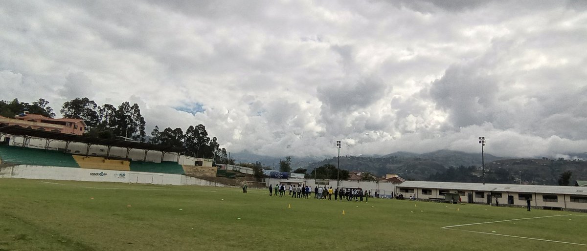 byrondavid01's tweet photo. ¡Arranca la pretemporada en Gualaceo S.C!

La directiva de @Gualaceo_sc da la bienvenida a los jugadores que conformarán la plantilla del #SúperGuala para la temporada 2023. https://t.co/CqvwOMW3vT