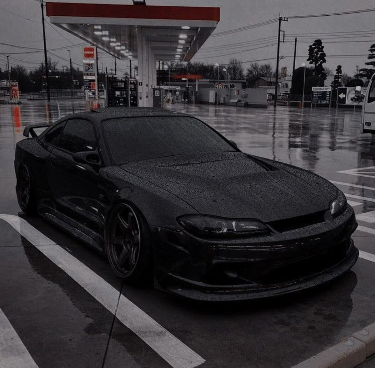 TunerScene's tweet photo. Rainy vibes 🌧️ 🖤 https://t.co/e65mtFvIOL