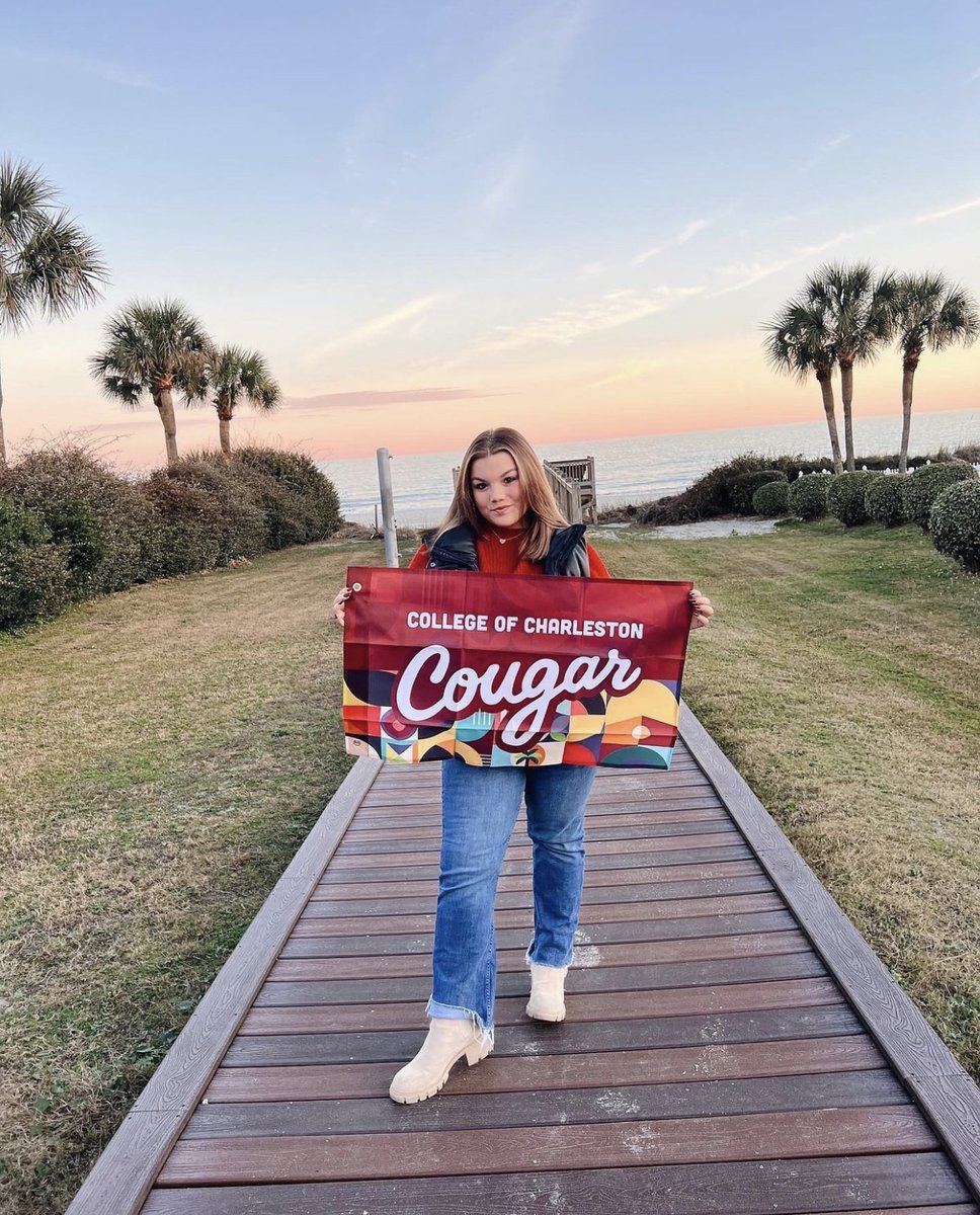 CofC's tweet photo. We already know we have the best future students! #CofCBound 🐾
#collegeofcharleston #charleston #cofc #admittedstudents #southernschool https://t.co/Xl6GztvjOE