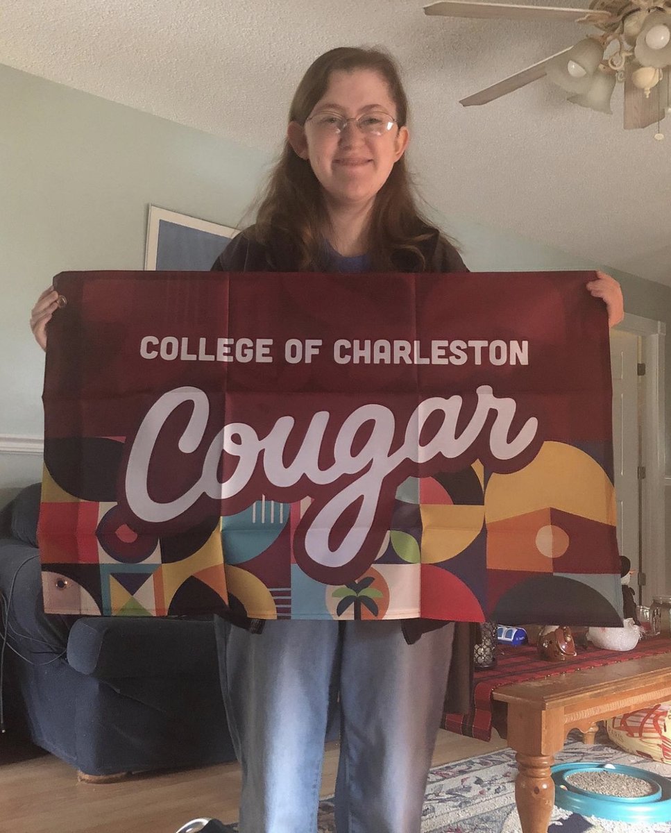 CofC's tweet photo. We already know we have the best future students! #CofCBound 🐾
#collegeofcharleston #charleston #cofc #admittedstudents #southernschool https://t.co/Xl6GztvjOE