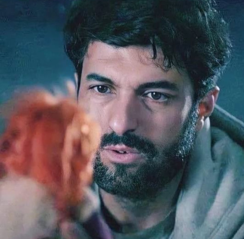 ClariziaMarika's tweet photo. @mrosariabianco @SkyTG24 @SkyItalia @Artistanbul1 @DisneyPlusIT Un attore come #EnginAkyürek non deve passare inosservatoo !!!  La @DisneyPlus sapeva su chi puntare  Il Meglioo !!!!Mi auguro che ora in Italia🇮🇪 avremo anche altri suoi lavori in TV 🎉🥳💖👏📺🇮🇪#EnginAkyürek
#LaFuga  #Kaçış
#assolutamenteengin https://t.co/p6fqsCIa0a
