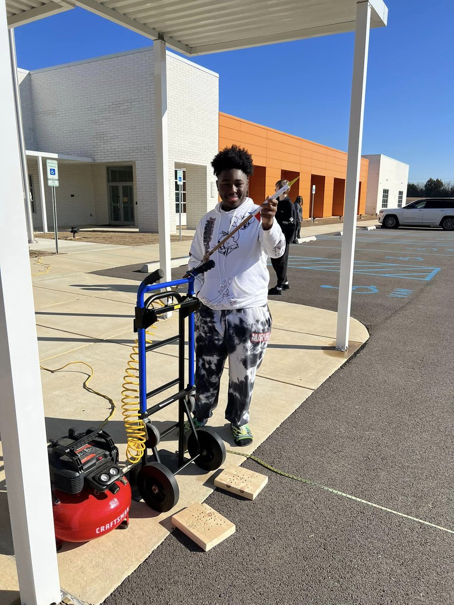 LeeCoSchools_MS's tweet photo. Rocket launches in the Unmanned Aerial Systems class at the CTE Center! π
#findingfutures https://t.co/T0GY5hlPth
