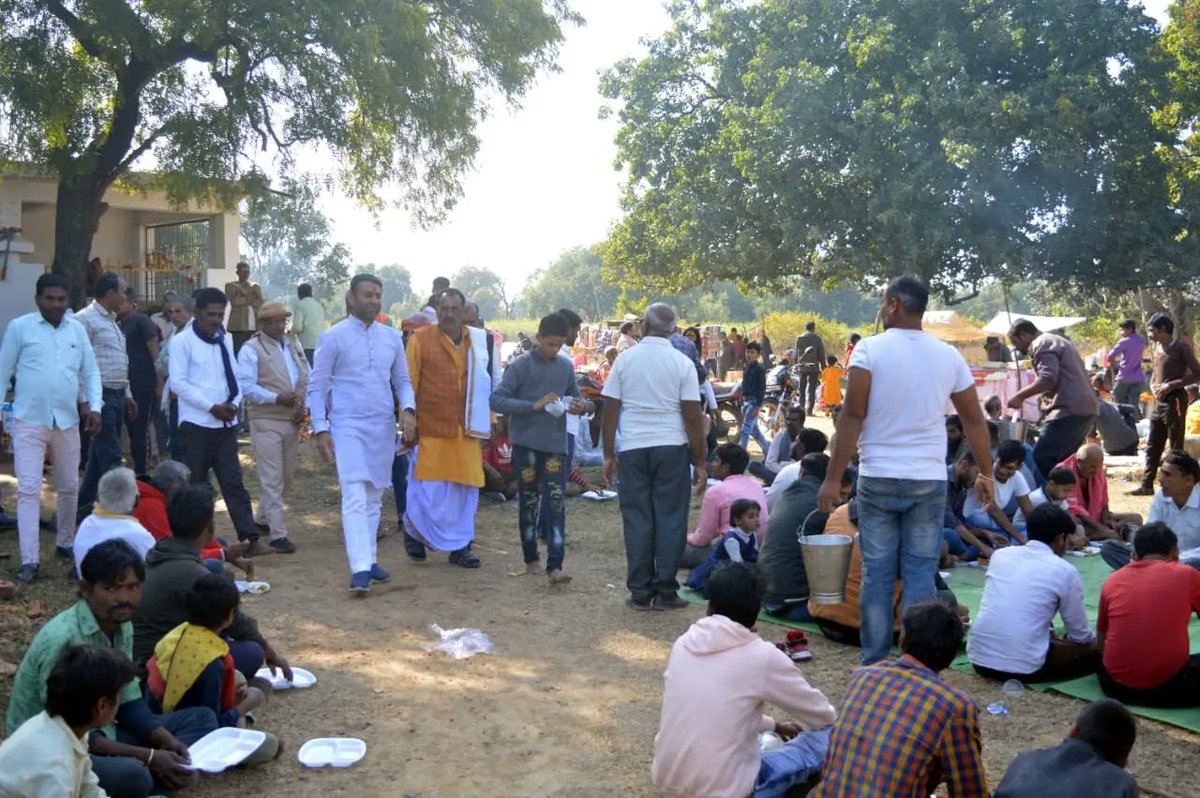 vikrambjpmp's tweet photo. रामपुर बाघेलान विधानसभा के ग्राम बम्हौरी में बलखंडी स्वामी के दर्शन उपरांत आयोजित मेले का अवलोकन किया। https://t.co/fWLMF9SrOc
