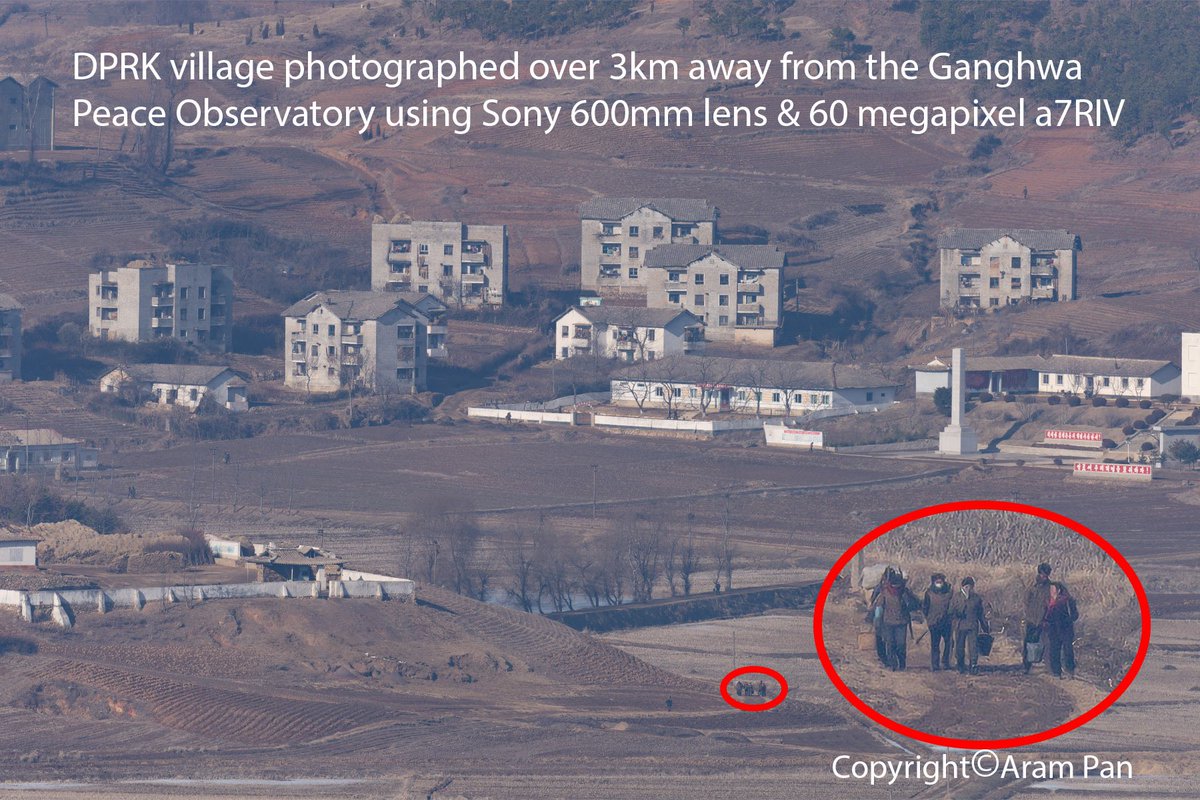 DPRK village I photographed today from the Ganghwa Peace Observatory (강화 평화 전망대) in South Korea. 
.
.
.

#insidenorthkorea #northkorea #dprk #choson #tourism  #pyongyang #everydaydprk #travelphotography #travelblogger #travel #traveler #tourist #nkorea #korea #korean