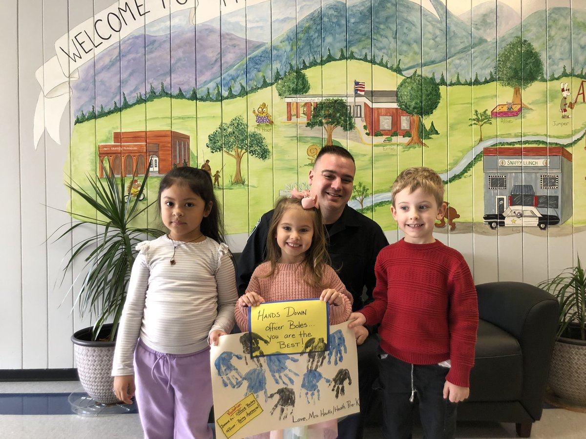 BrittanyHawks05's tweet image. Thank you Officer Boles for all you do, we appreciate you! #theBHT #MACSawesome