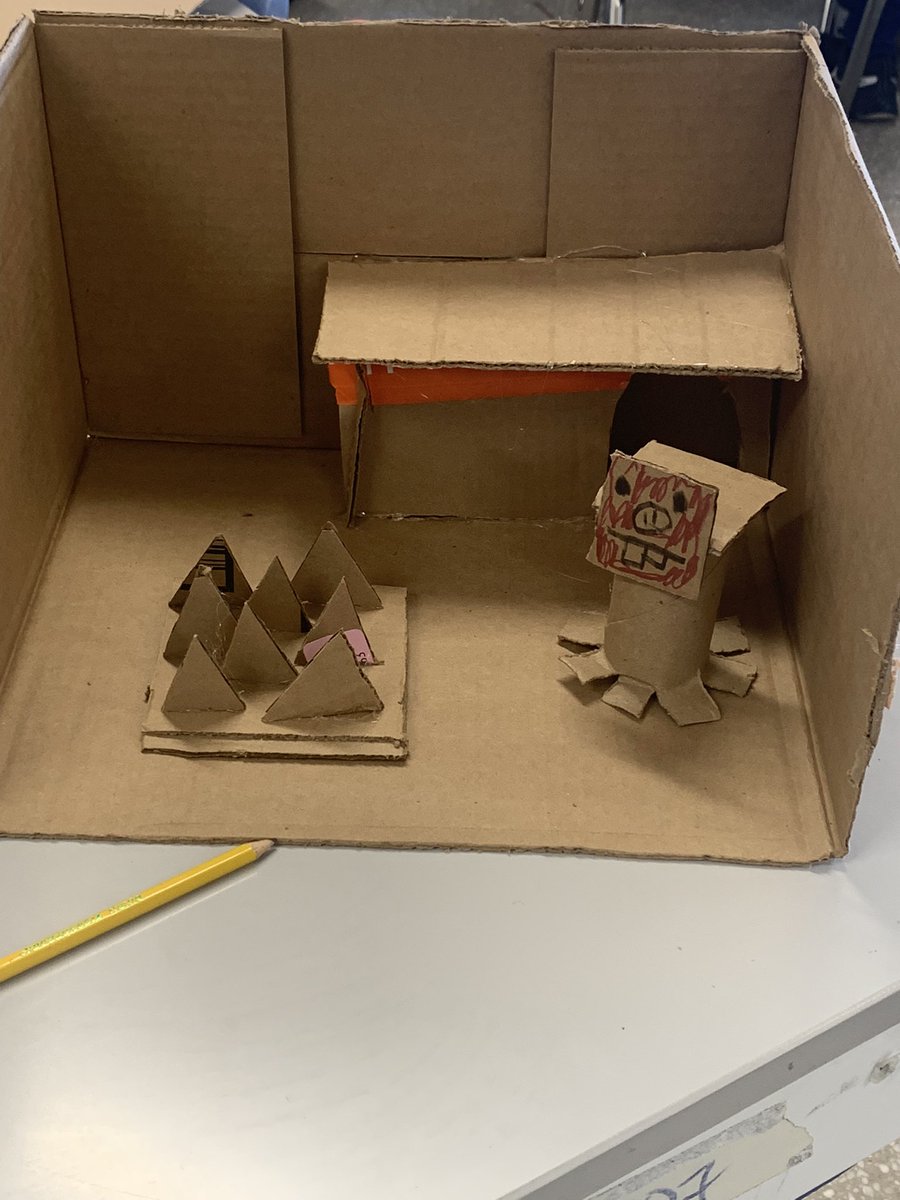 fritts57's tweet image. Theme Park Design class doing a cardboard challenge to get familiar with building with the material so we can create our Dark Rides! @TMSPatriots #RideDesign #ScaleModels #IBdesign