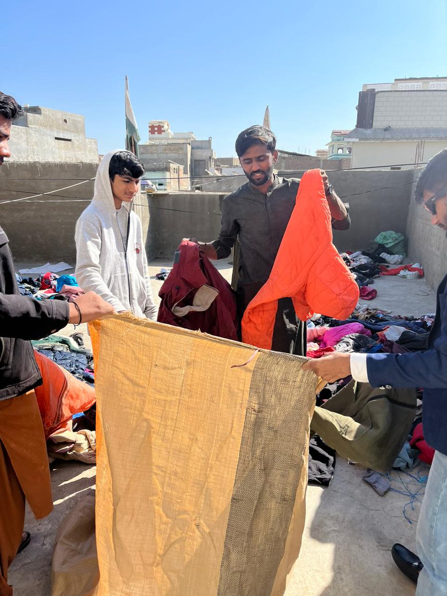 msdo_sindh's tweet photo. 𝐃𝐚𝐲 𝟐

𝐖𝐢𝐧𝐭𝐞𝐫 𝐂𝐥𝐨𝐭𝐡𝐢𝐧𝐠 𝐃𝐫𝐢𝐯𝐞 𝐟𝐨𝐫 𝐅𝐥𝐨𝐨𝐝 𝐀𝐟𝐟𝐞𝐜𝐭𝐞𝐝 𝐅𝐚𝐦𝐢𝐥𝐢𝐞𝐬 𝐨𝐟 𝐃𝐢𝐬𝐭𝐫𝐢𝐜𝐭 𝐔𝐦𝐞𝐫𝐤𝐨𝐭 𝟐𝟎𝟐𝟑

1/2

#msdosindh #winterclothdrive #winterclothes #floodaffected #newyearstarting #newyearwithfloodaffectees #cause #socialwork https://t.co/2Fp1XHH3Jb