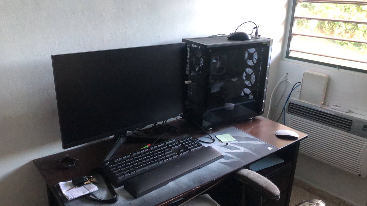 _ChePR's tweet photo. Vendo setup completo $975.00

PC Specs
MOBO: Gigabyte b550 Vision 
CPU: Ryzen 5 3600
GPU: AMD Radeon 5600XT
M.2: Crucial 
RAM: Corsair 16GB (x2 8gb)
PSU: Corsair 750W

Monitor: Samsung 75hz
Mouse: G Pro Wireless
Keyboard: Razer Ornata Chroma https://t.co/N5eGmt0q7A