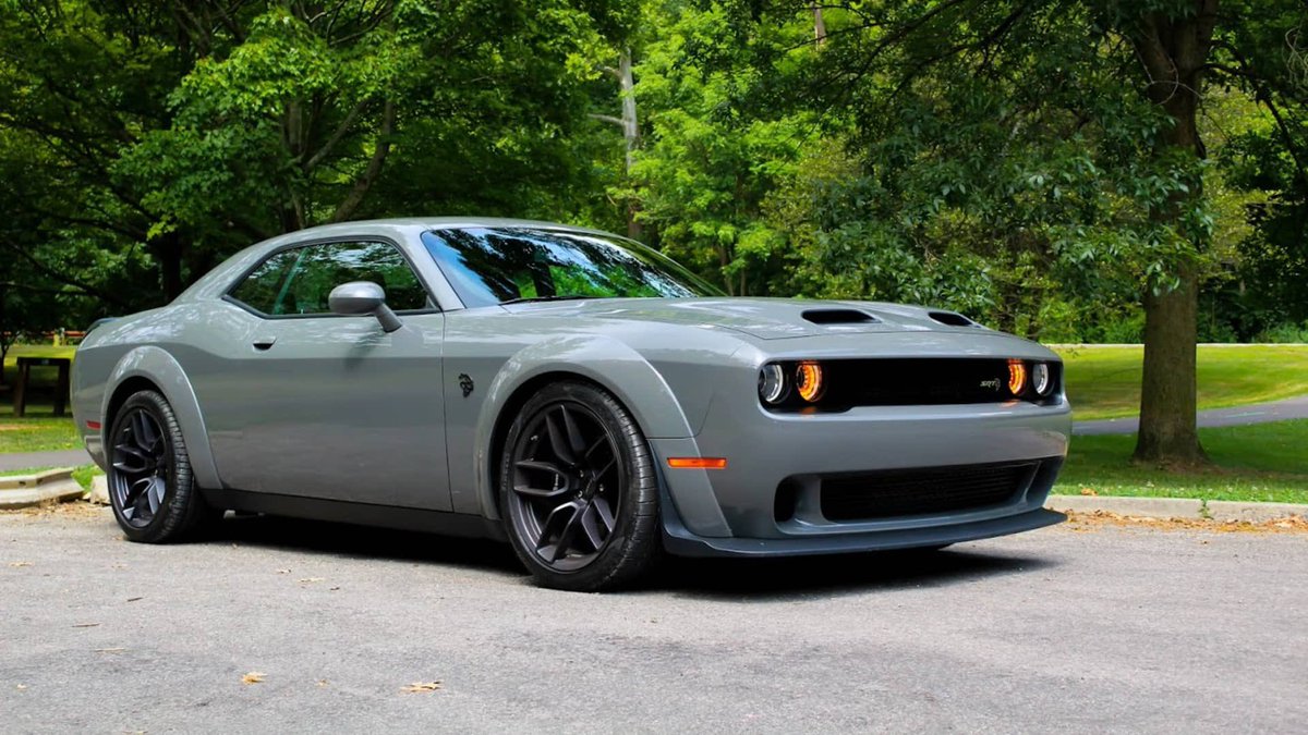 Sportsandmusi12's tweet photo. Dodge Challenger SRT Hellcat
#challengerhellcat #fastcars #sports
#legends #pitrow #onthetrack #bmw
#benz #Lamborghini #Rangerover
#classiccars #taylorford
.
.
.
Live to race https://t.co/sz9h477PFr