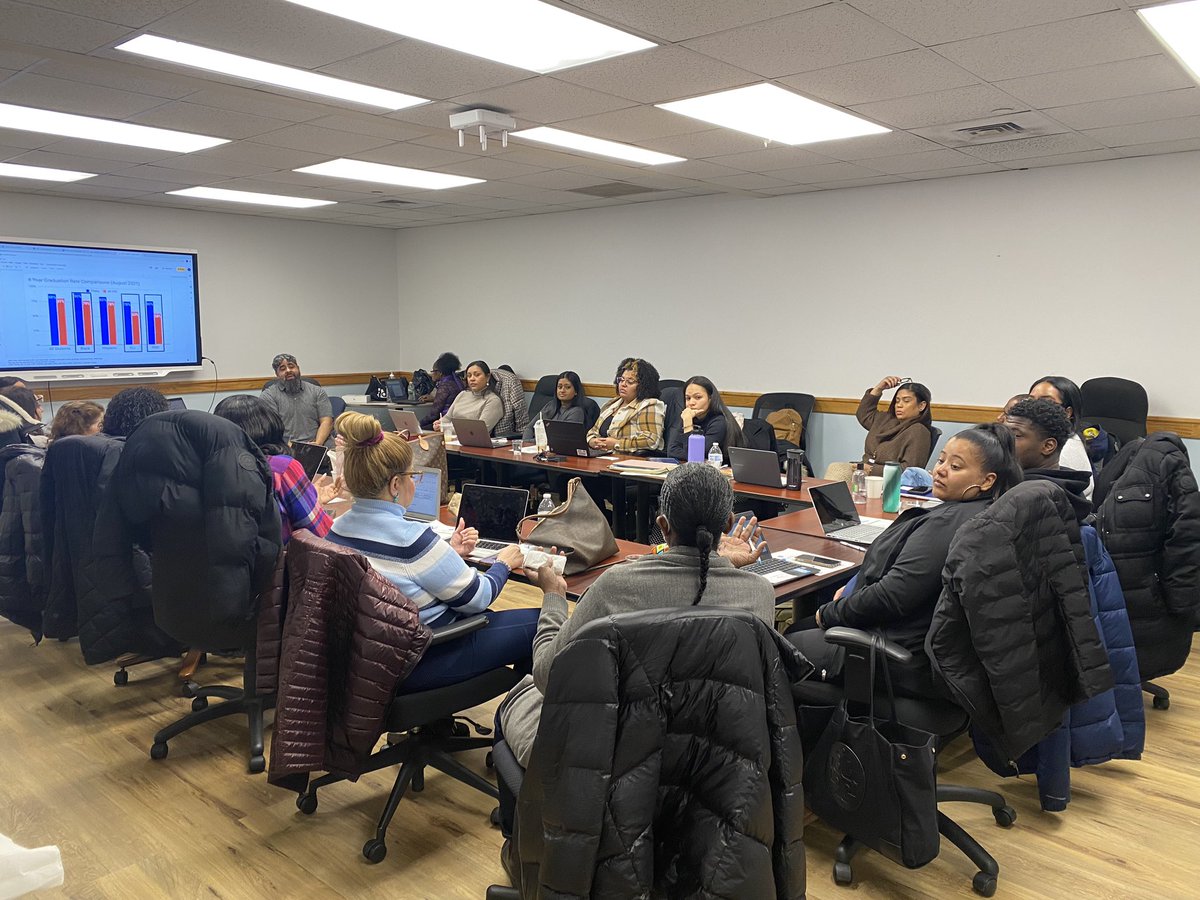 CIOBCitywide's tweet photo. Ed and Stephanie facilitating our CIOB Citywide Parent Coordinator meeting today. So many great topics on the agenda! #nycdoe #parentcoordinators #parents #families #studentsupport #highschools #nycpublicschools #educators @NYCSchools @DOEChancellor @DK_BlackburnNYC https://t.co/57gT7uhTxG