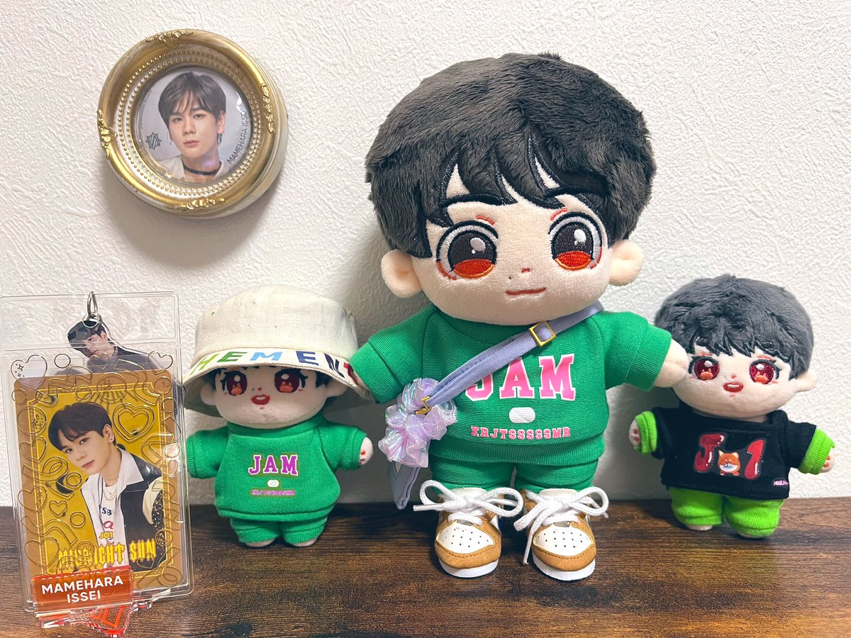 <a href="/sideBClothes/">side.B Clothes</a>
いつも素敵なドール服ありがとうございます。
今回のkizunaスウェットもポーチもシュシュも再現度高くて可愛すぎました🫶
ありがとうございました〜
10㎝豆と3人でお揃いに🙌😁✨