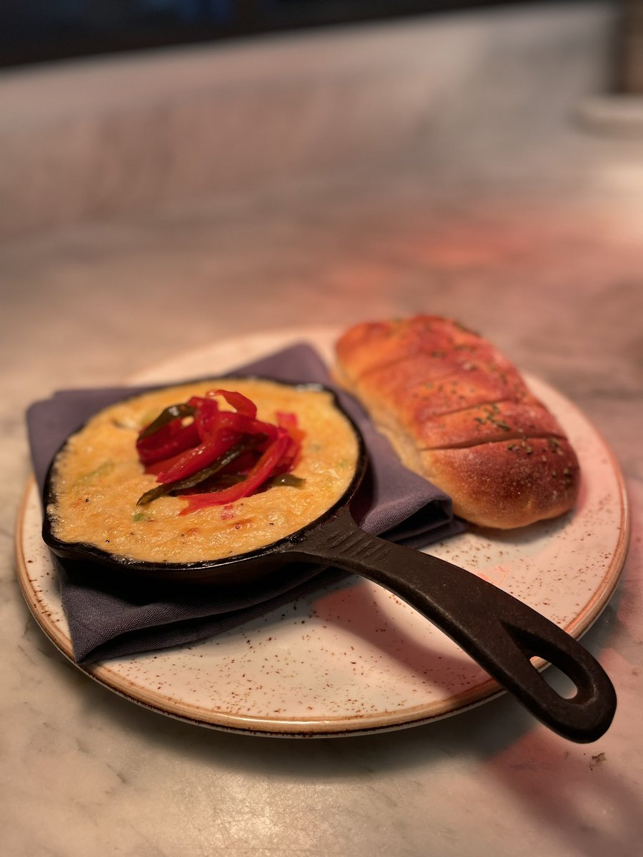 Crab Dip yes please! This thing is amazing! ✨💯🔥
#Food #foodblogger #foodphotography #Foodies #instagood #foryourpage #fyp