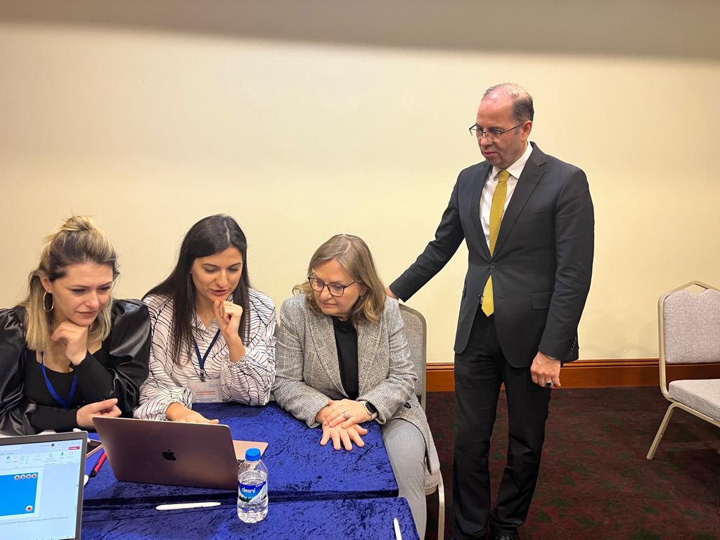 mebtegm's tweet photo. Matematik Seferberliği çalışmaları kapsamında “Temel Eğitim Matematik Materyallerinin Dijitalleştirilmesi Projesi Oyun Tabanlı Etkileşimli İçerik Hazırlama Çalıştayı” Bakan Yardımcımız Sn. Prof. Dr. Petek AŞKAR’ın katılımlarıyla Ankara'da gerçekleştirildi. @tcmeb @tuncay_morkoc https://t.co/HxBHRZAwpV