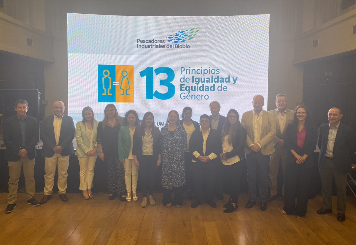 TrabajoBiobio's tweet photo. ✅ Seremi Sandra Quintana, junto a @seremieconomia8, Javier Sepúlveda, participa en firma de 13 principios de #Igualdad y #EquidadDeGénero por empresas socias de Pescadores Industriales del #Biobío, @PesqueraLandes, @pacific_blu, @blumar_seafoods, @camanchaca_cl y #FoodCorp. https://t.co/p47mL1MgnD