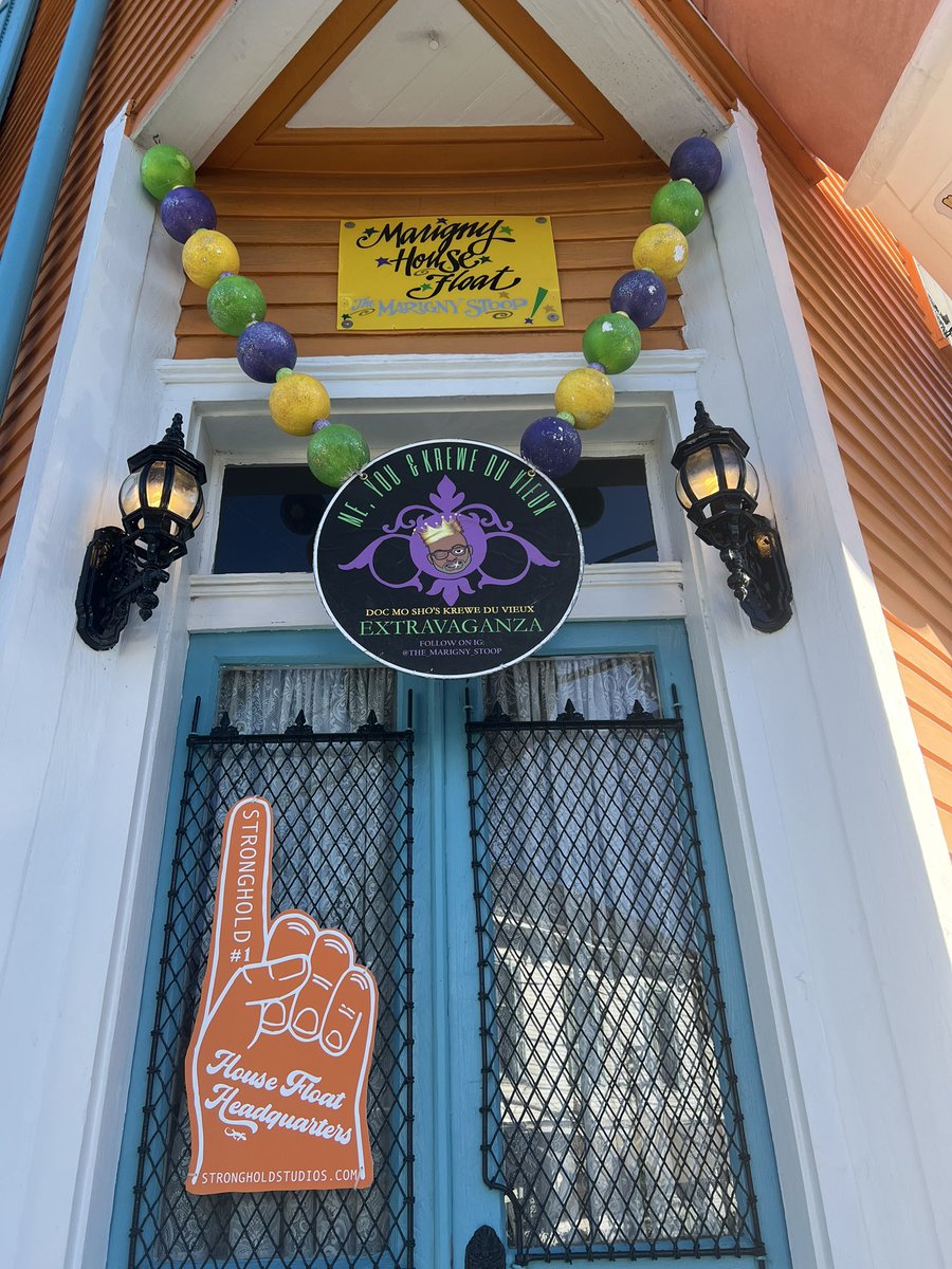 docmosho's tweet photo. So happy that my peeps at Stronghold Studios in New Orleans collaborate with me to keep my #Housefloat decorations on point!  Peep The Marigny Stoop on IG. #NOLA #MardiGras2023 #CarnivalTime https://t.co/hdjBxrbyR5
