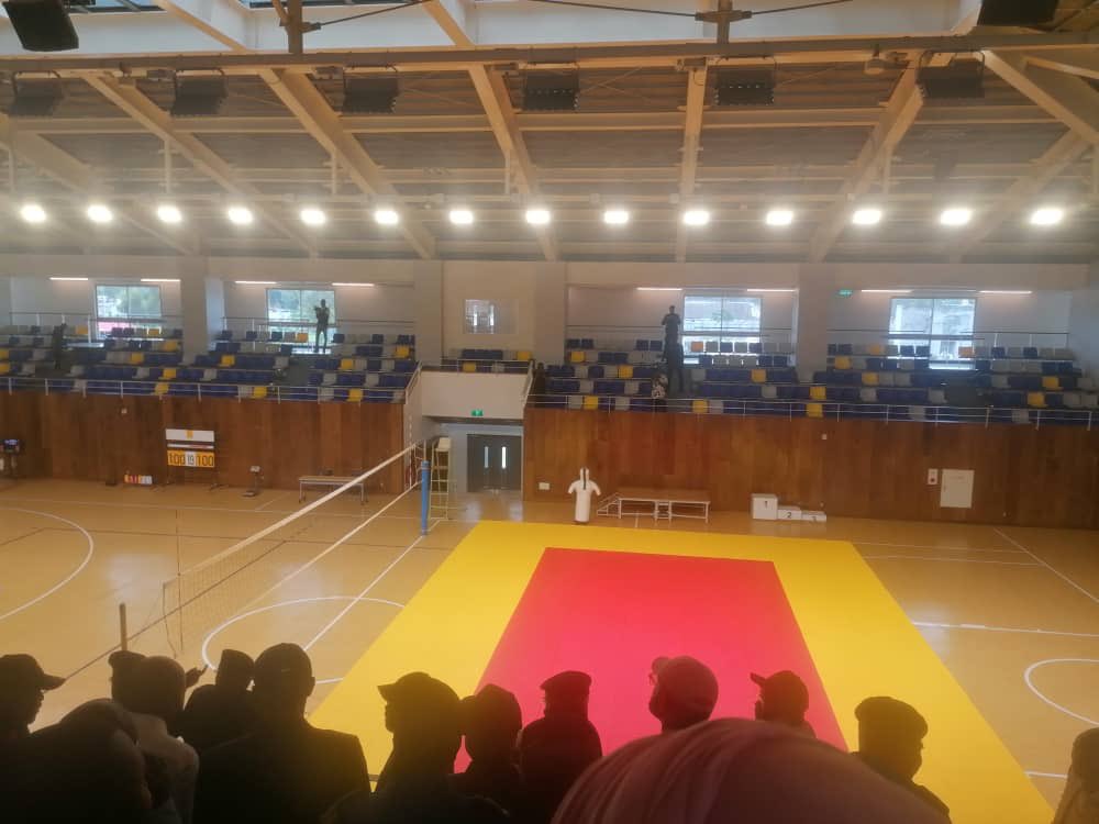 IsidoreKwandja's tweet photo. Le Premier Ministre Sama Lukonde accompagné de ses Ministres et du Gouverneur de la ville de Kinshasa, ont visité une des infrastructures sportives déjà prête pour accueillir trois (Judo, Basket-ball et Tennis de table) de neuf activités sportives des IXes Jeux de la Francophonie https://t.co/z8Z6FqZIpf