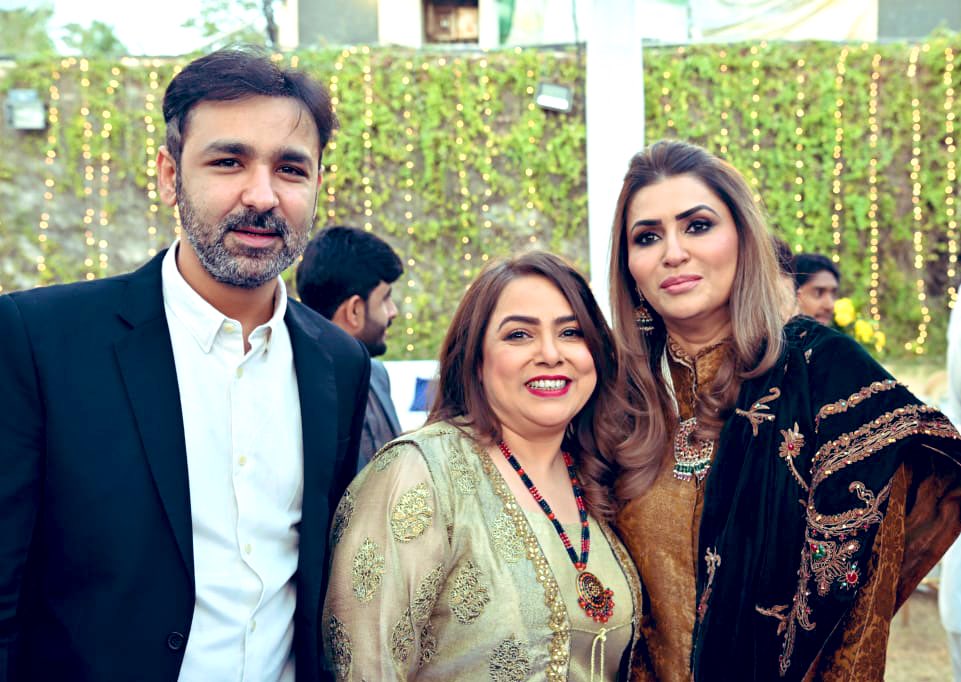 samana-malaika-raza-on-twitter-congratulations-to-the-dazzling-bride