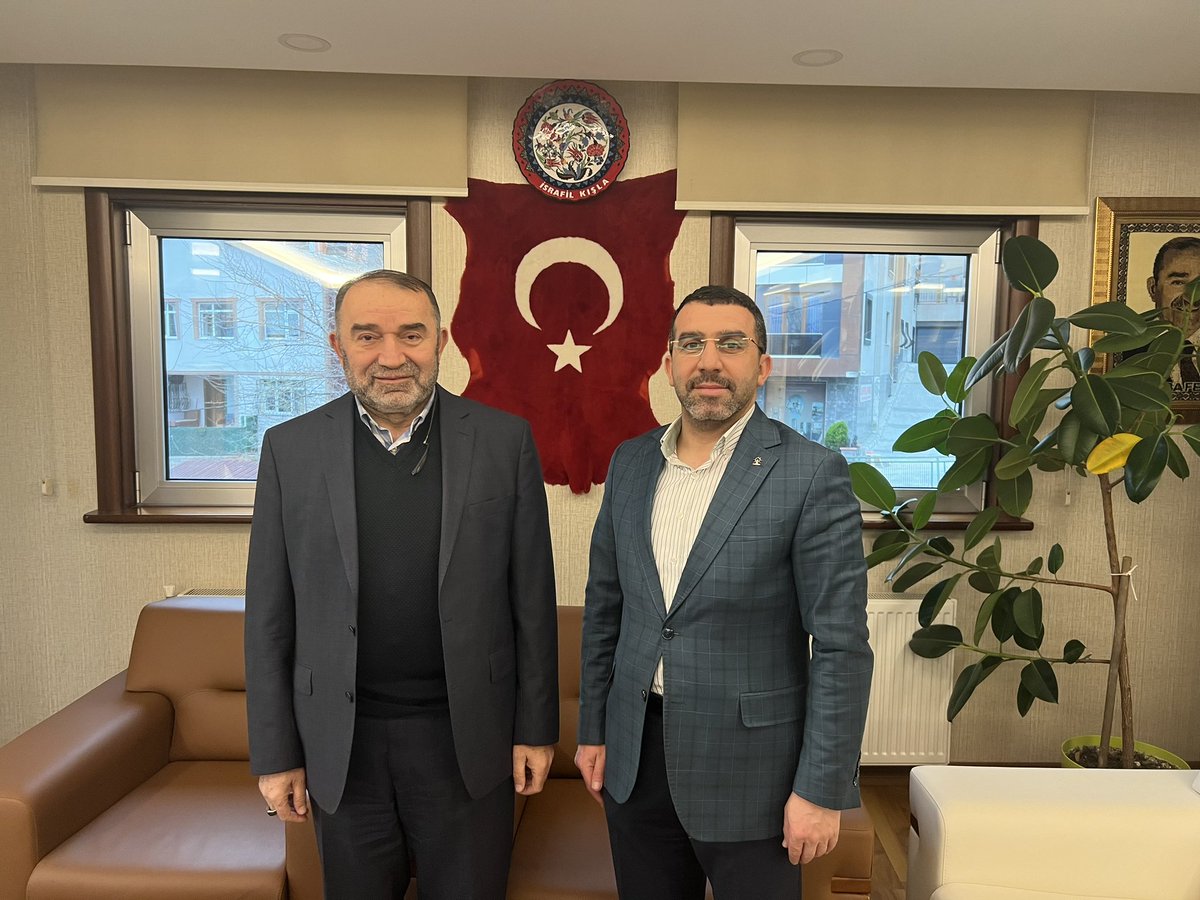 Ademcalkin's tweet photo. Cumhurbaşkanı Başdanışmanı, önceki dönem Artvin Milletvekili , Sn. Dr. İsrafil Kışla’yı ziyaret ettik. Dava adamlığı ve dava şuuru ile bizlere örnek olan çok kıymetli hocamıza ilgi alakaları için çok teşekkür ediyorum.@israfilkisla https://t.co/zawYEIQdxp