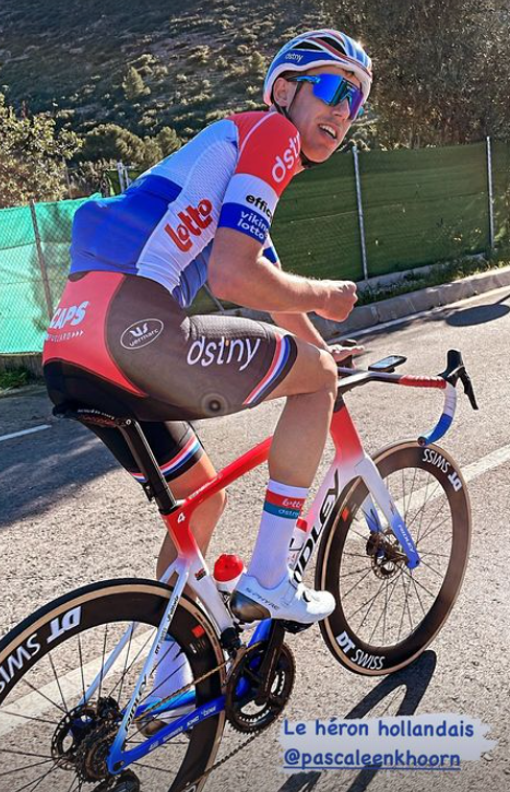 KPolanc1's tweet photo. Dutch champion @PascalEenkhoorn @lotto_dstny now also has a special helmet and Ridley bike 👌👌🔥🔥 https://t.co/jDxcM4Ic8R