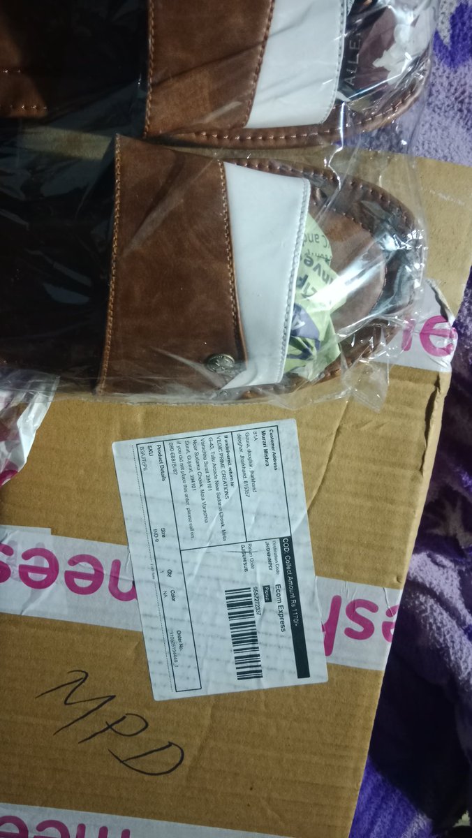 Murari0064's tweet photo. @Meesho_Official   I ordered a puma shoes and see what I get.
 Hope get assist and returned asap https://t.co/UbcYdcUaWJ
