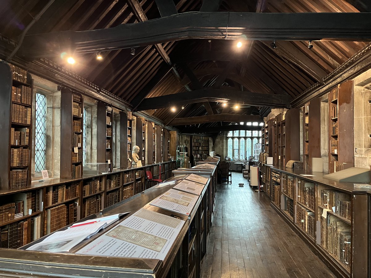 LCostantini89's tweet image. My thanks to Rebecca Phillips, Archivist at Gloucester Cathedral, for allowing me to visit the library and the wonderful collection of manuscripts and fragments! I look forward to another visit soon #fragmentology @GlosCathedral